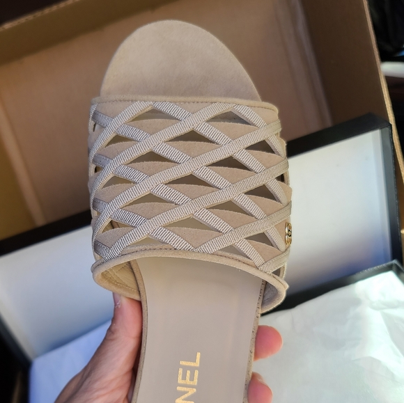 Chanel Slides, NIB size 39, current season! - Picture 6 of 8
